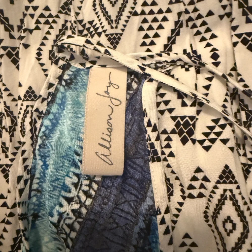Allison Joy Navy and White Geometric Maxi Dress - Picture 4 of 4